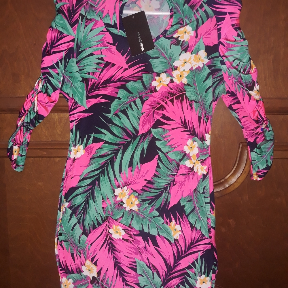 Fashion Nova NWT form fitting stretch dress